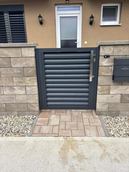 5595238498394383817548247867224221518079138n