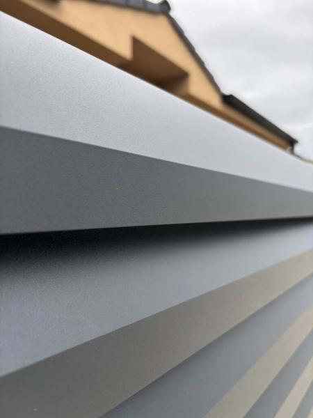 5647055088394386350881321653560232951647384n