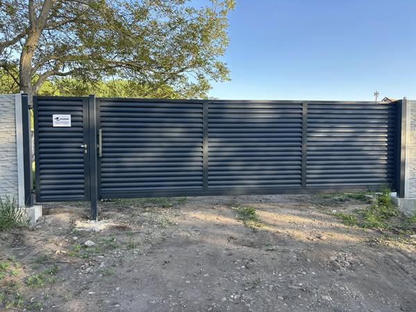 4956278287207613336225303098140430995599244n