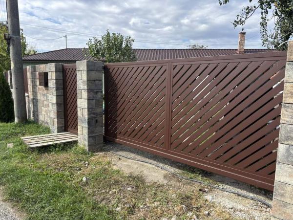 5547615828264581597195136943568692108567397n