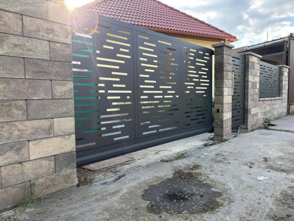 4955888047204043436582297358429320438388292n